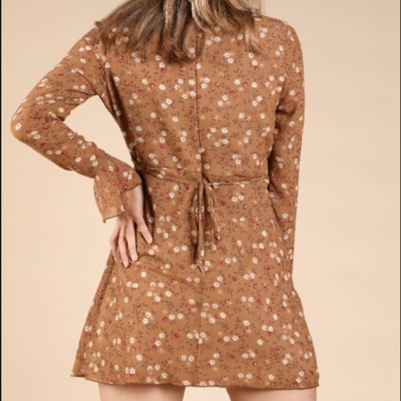 WILD HONEY NWOT MEDIUM COFFEE FLORAL DRESS - Picture 2 of 5